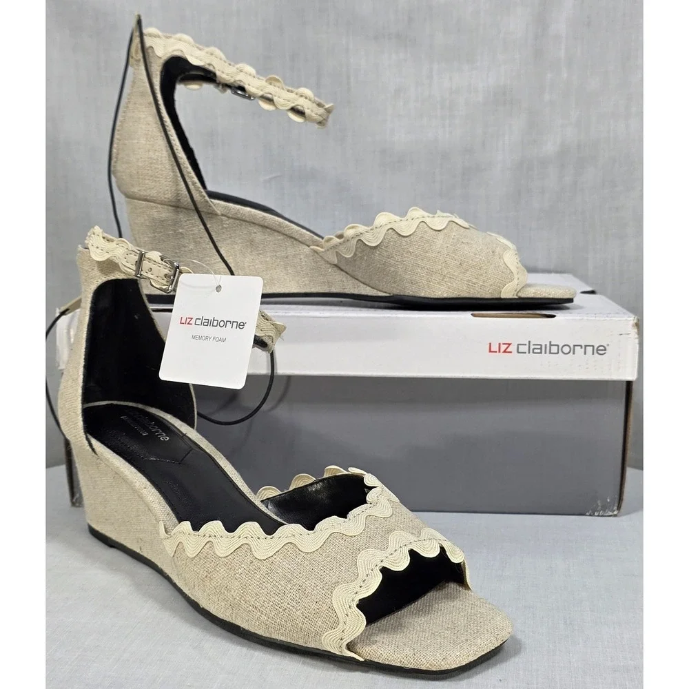 Liz Claiborne Babbler Wedge Sandals Scalloped Ankle Strap Oatmeal Linen 8.5M NEW